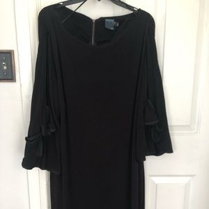 Simple yet elegant black dress.